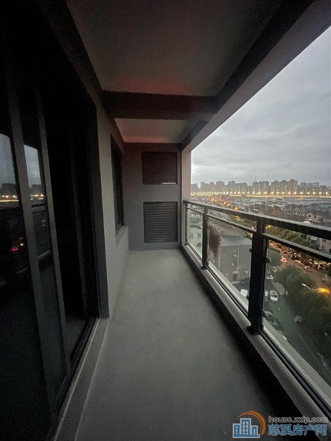 悦翠云庭小区98平135万刚需户型