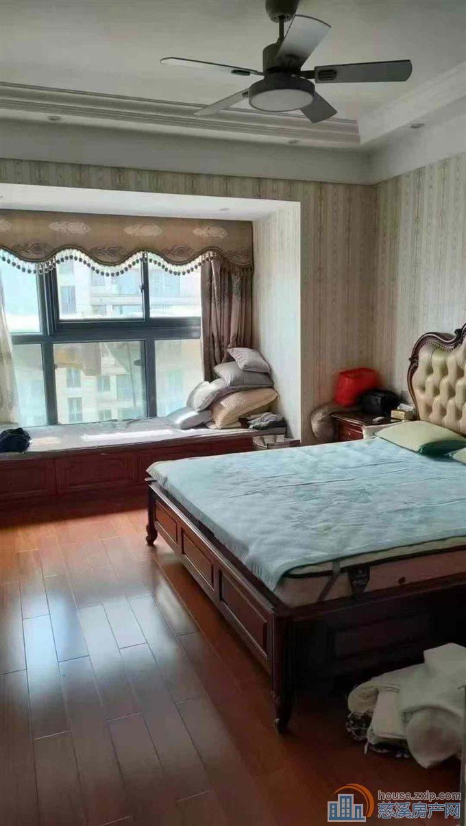 御龙公寓144平➕车位全屋精装修