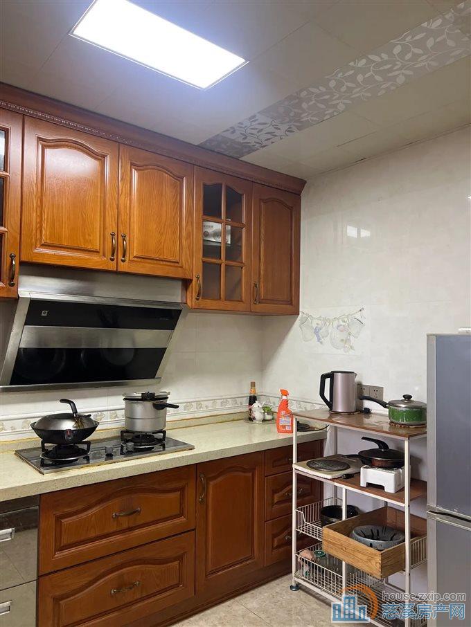 恒泰嘉景园 精装 带车位杂物间 边套