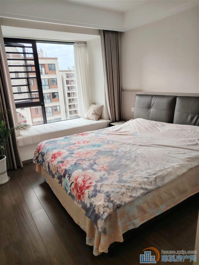 蔚蓝云图花苑95平139.8万品质精装