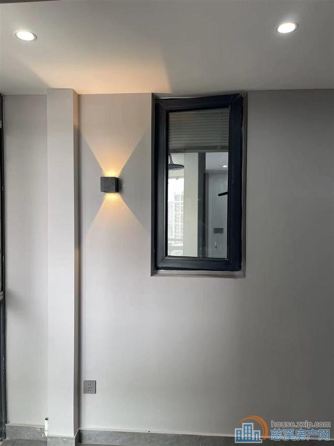 新潮塘全新精装修两室139.8万直接房源