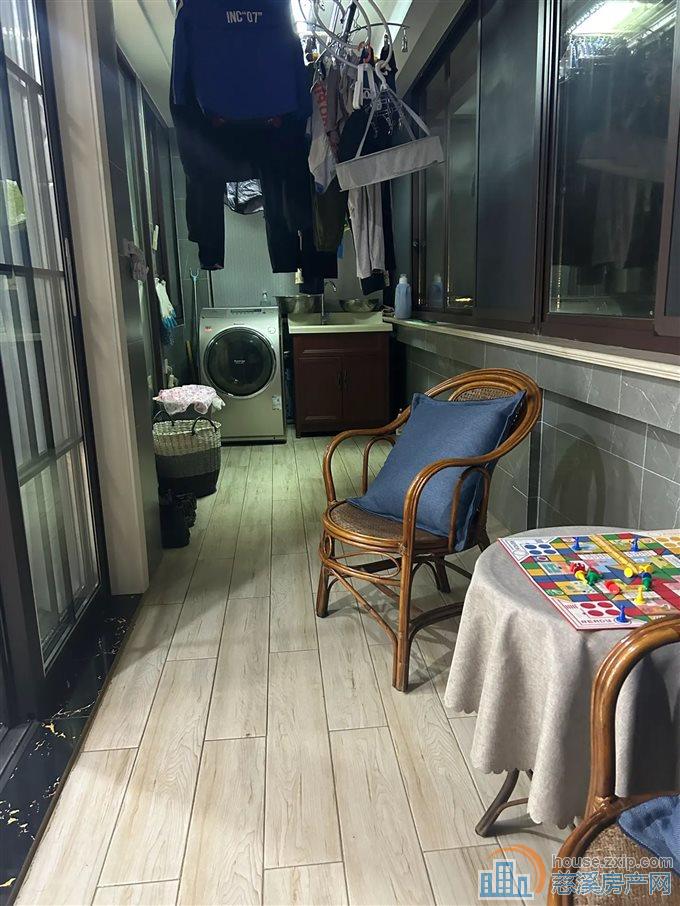 孙塘新村 187.47平200万精装修