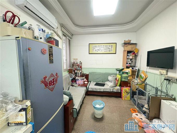 金山新村  精装保养清爽 带杂物间