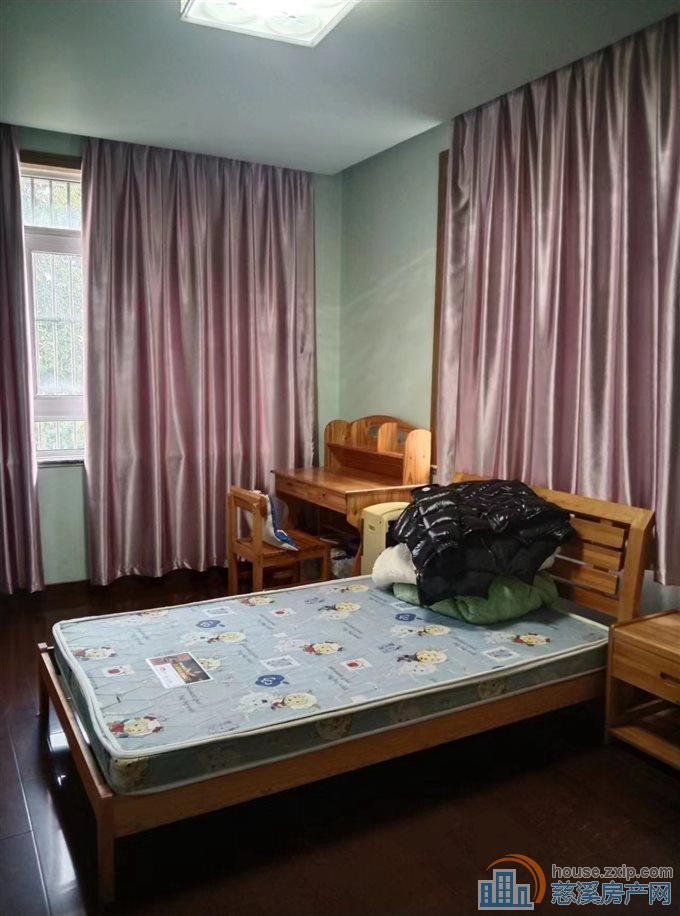 剑南家园别墅四室二厅精装4500元