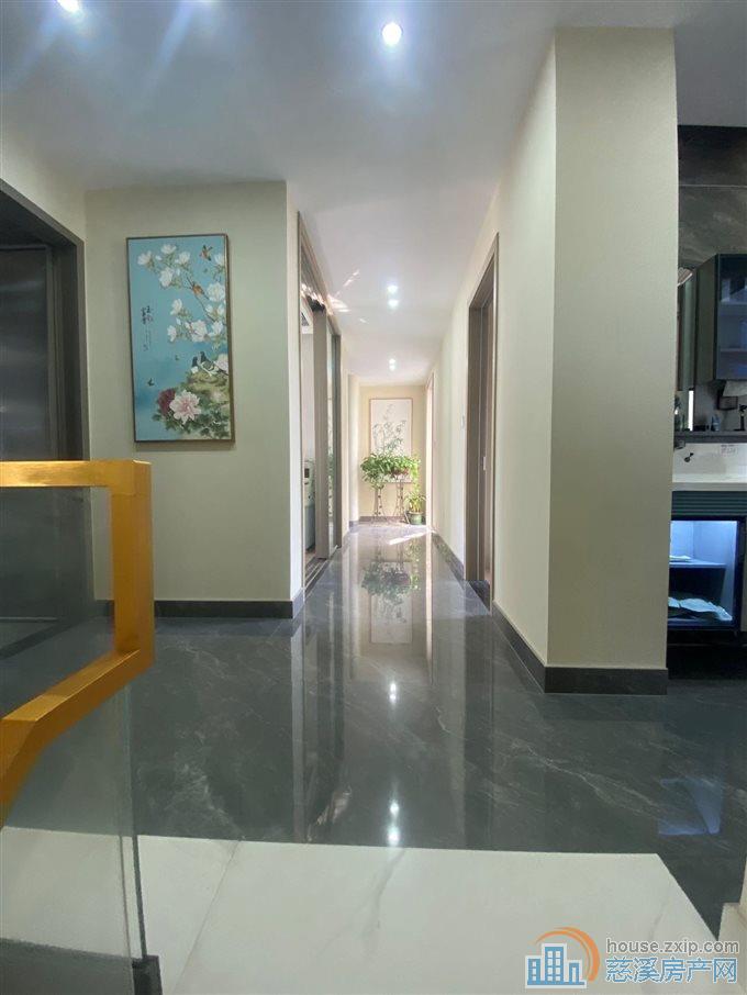 锦尚府精装上叠186平 带双车位 