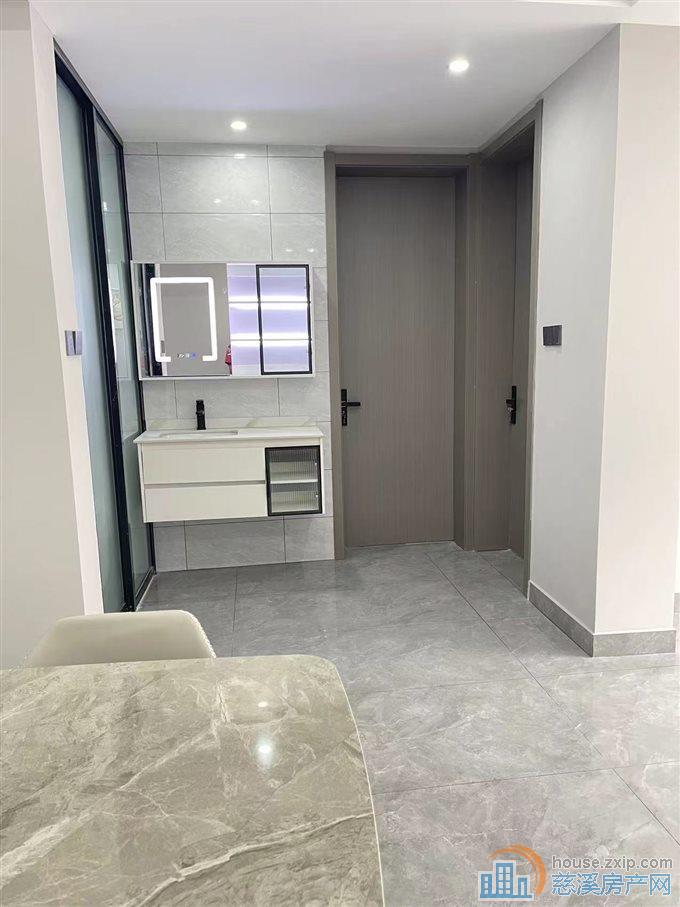 新潮塘全新精装修两室139.8万直接房源