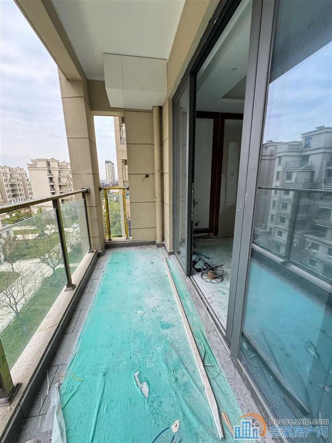 洋房恒大河悦府