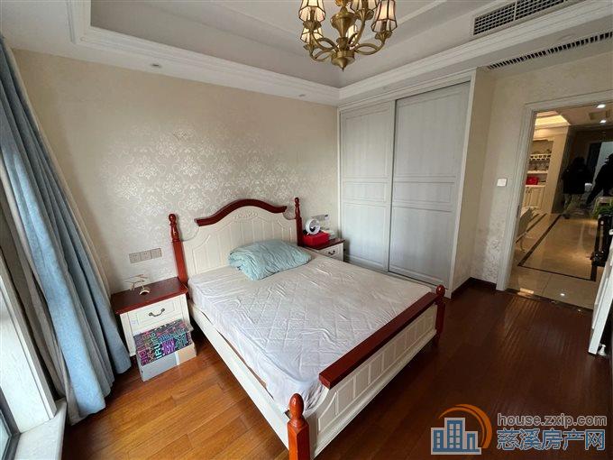 绿城惠园138平精装带大车位180万有余