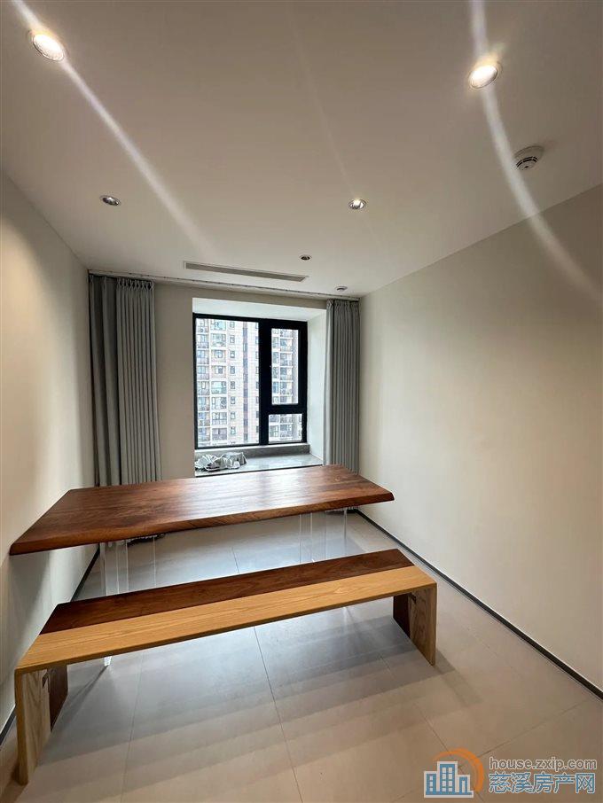 青樾府168平，全新豪华装修送车位