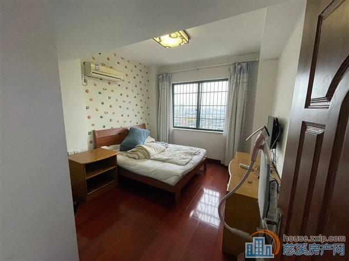 丽都苑 128平精装 带车位 148万