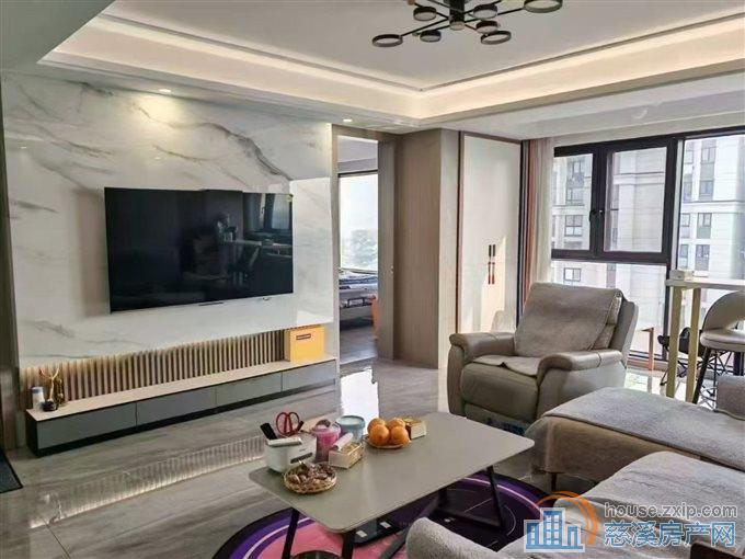 梧桐府143平精装带车位2年到195万