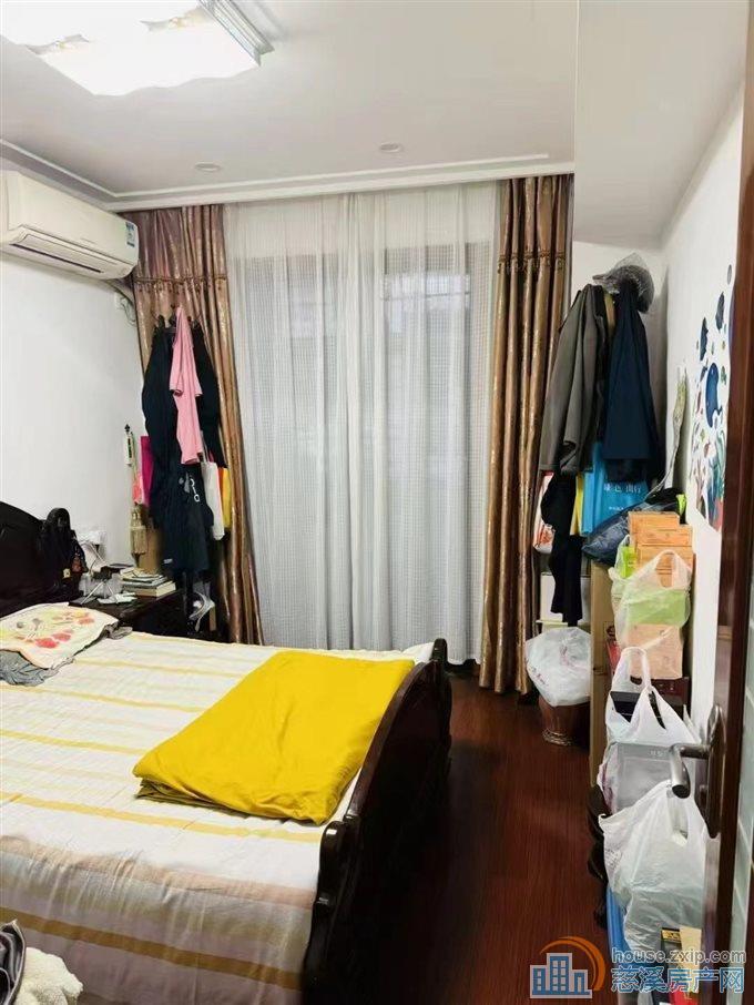 新城中心2楼96平架空层精装新满2年