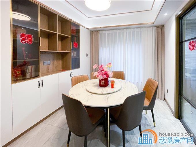 明月湖 124平全新婚装 220万