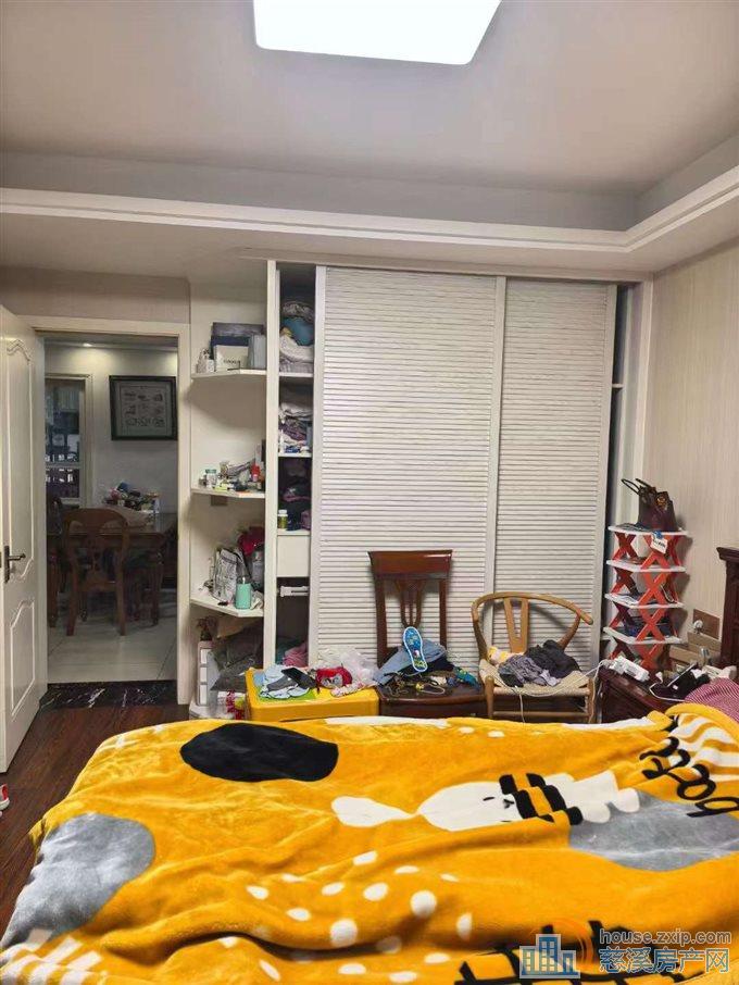 金山新村1楼74平+储物间精装修直接房源