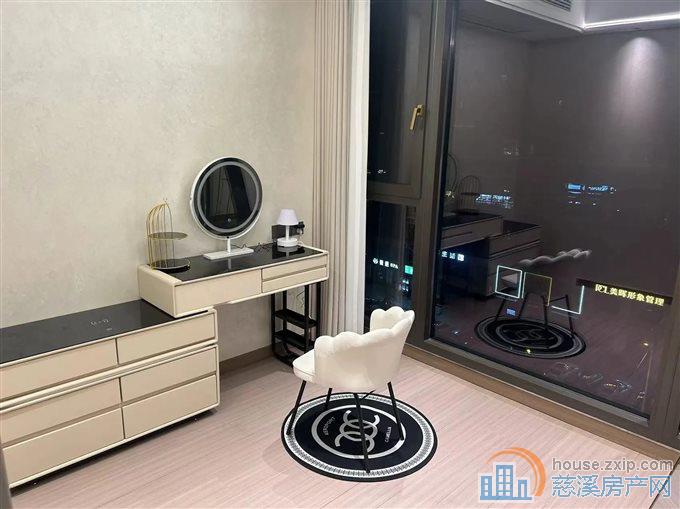 青樾府豪华装修130平185万带车位