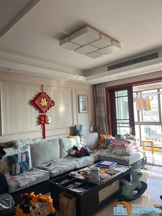 白彭小区 精装洋房 带车位 中间楼层