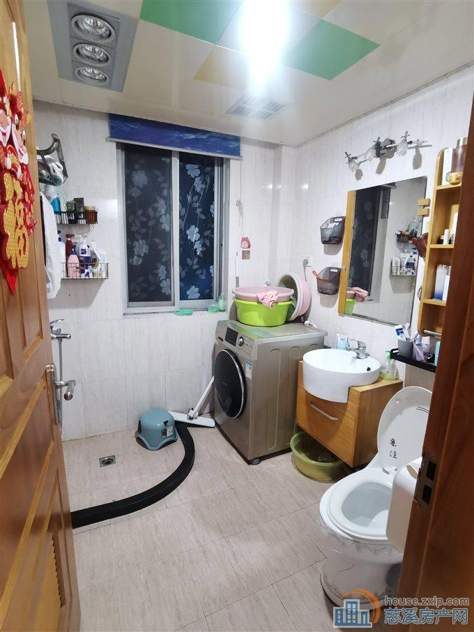 金南小区4楼 77+储藏间精装修直接房源