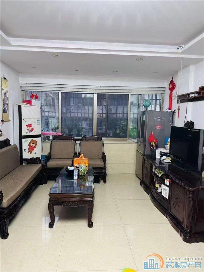 新城中心2楼96平架空层精装新满2年