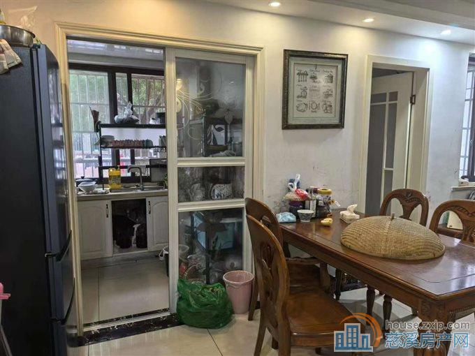 金山新村1楼74平+储物间精装修直接房源