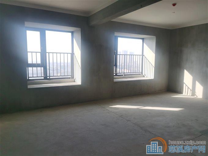 青樾府140.29平168万有车位另算