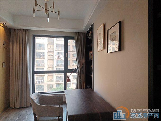 梵石花园 电梯房精装 楼栋位置好 有车位