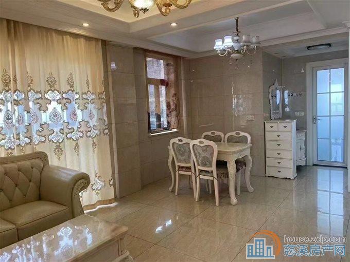 梅林苑89平送车位储藏间欧式精装