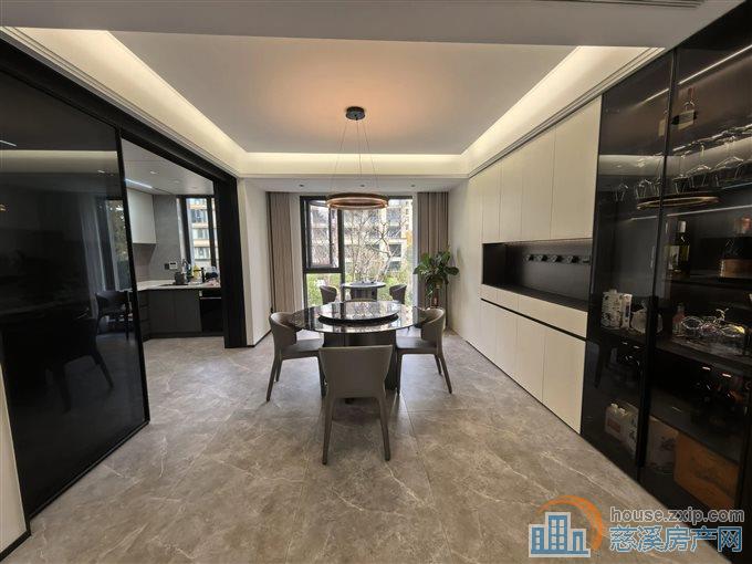 溪上旦山府176平精装395万