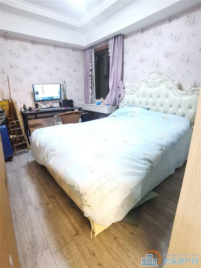 急卖白金湾三室两厅两卫送家电家具直接房源