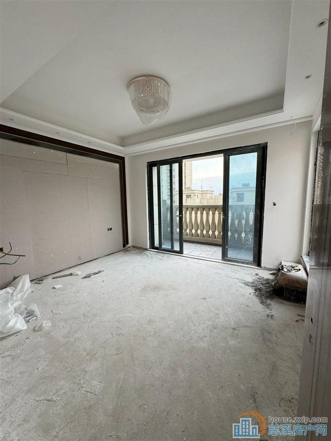 恒大河悦府 精装复式 带三个露台 中庭位