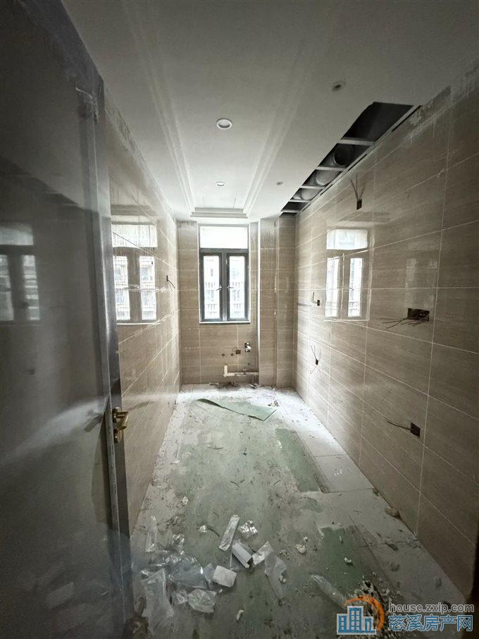 洋房恒大河悦府