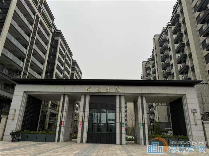 锦文佳苑140平靠西边带车位储180万