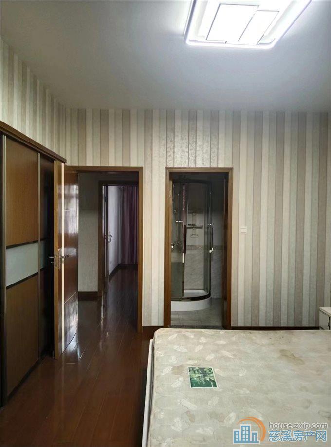 剑南家园别墅四室二厅精装4500元