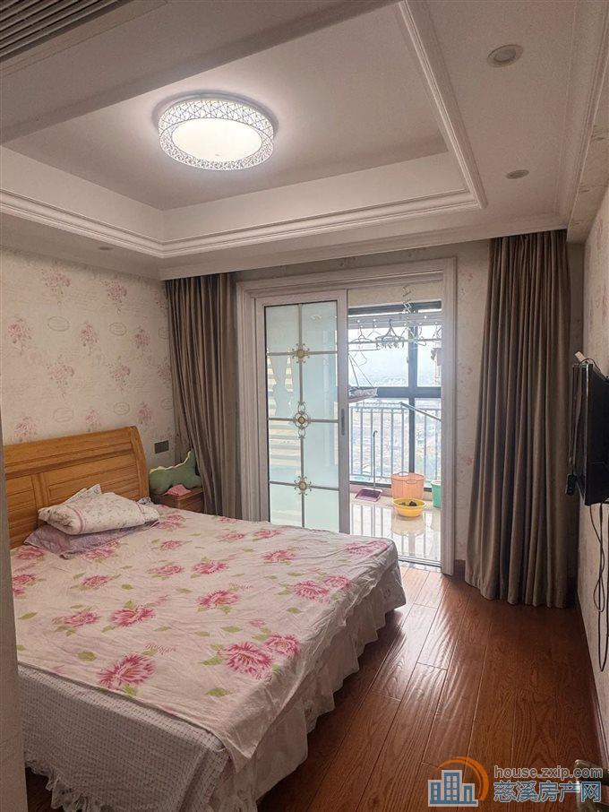 白金湾 精装133平方150万低总价