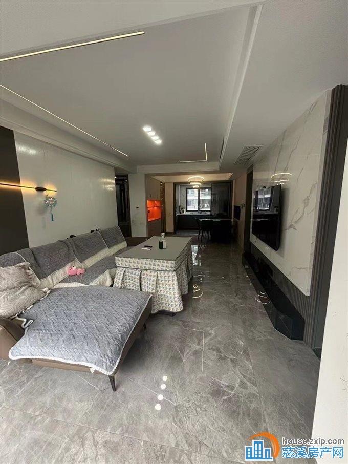 保利银杏小镇 精装127平方159.5万