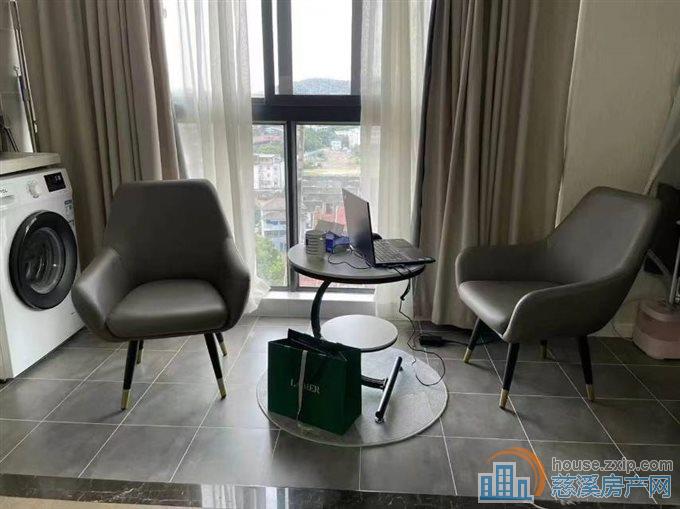 鸣北小区10楼朝南精装51平75万