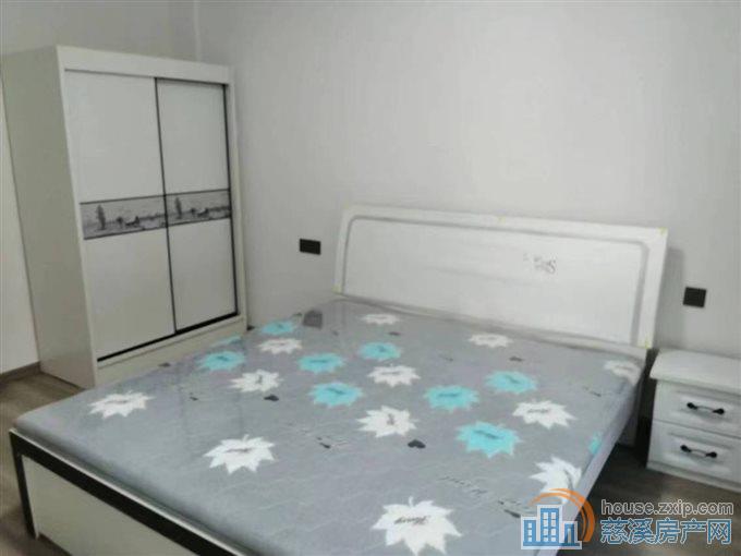 双和好楼层朝南三间带车位储藏间精装