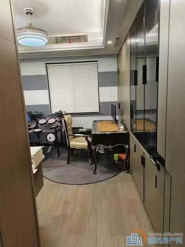 白彭小区精装122平十车位