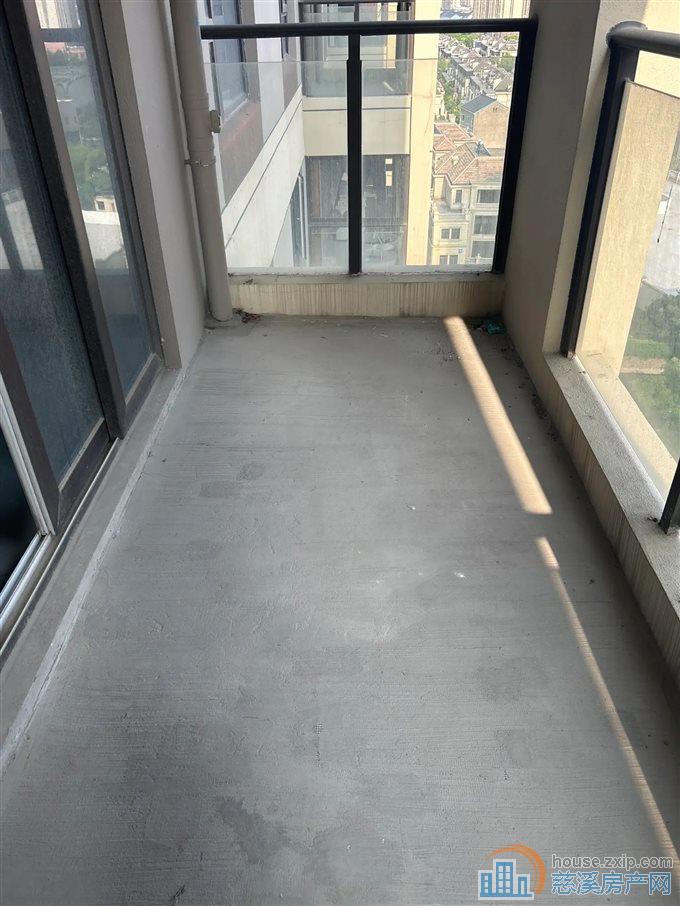 保利俯院江南北区125平158万