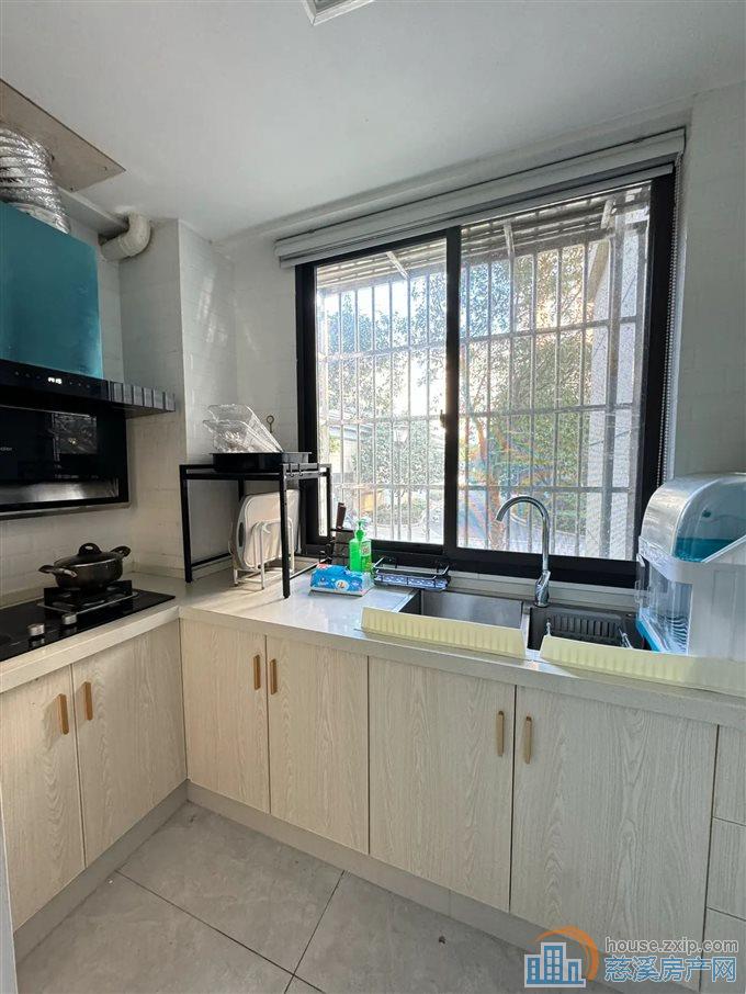 上笆里花苑73平91.8万送车位