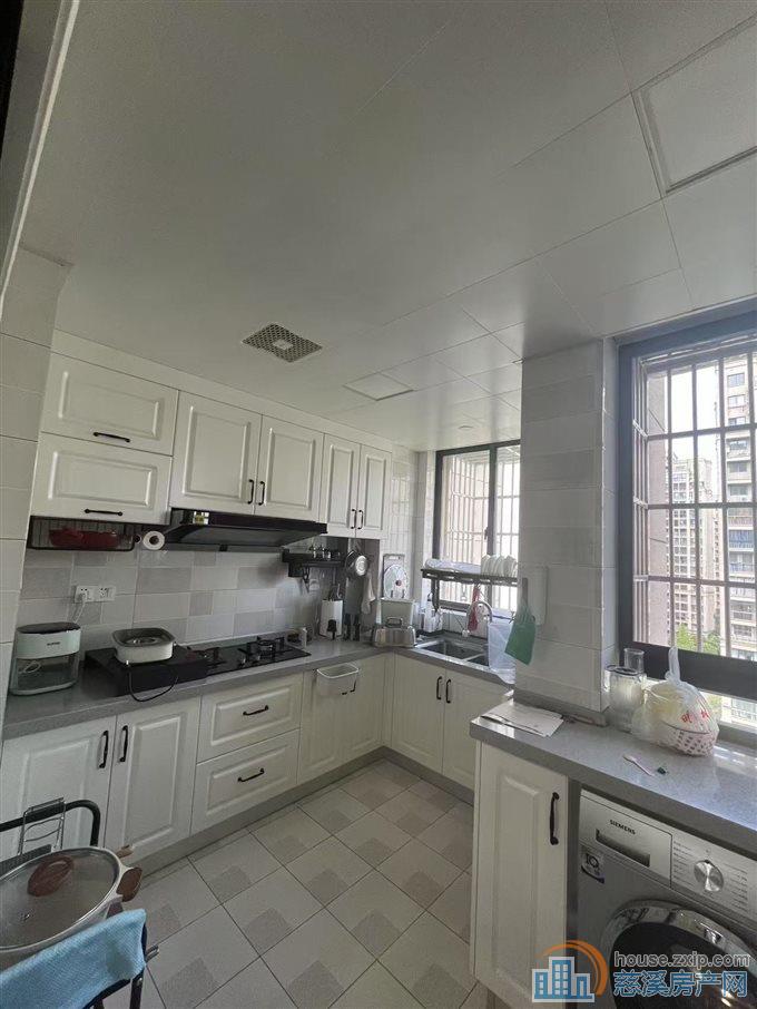 特价急售鸣北小区自住豪华装修带车位储储物