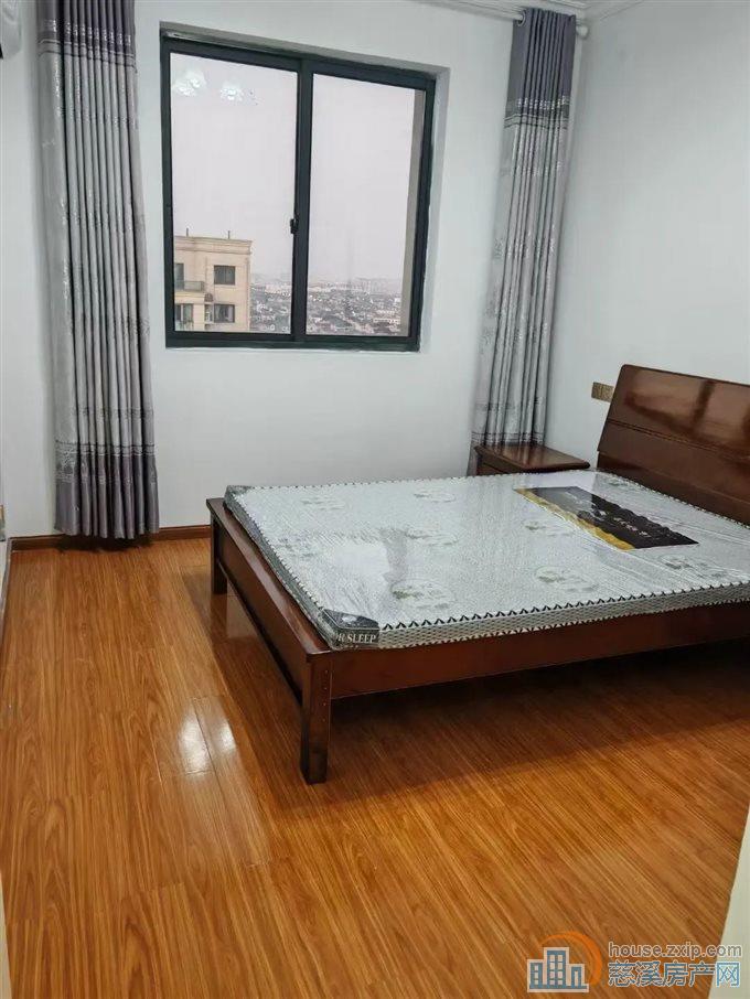 鸣北小区  精装修 带车位 满两年