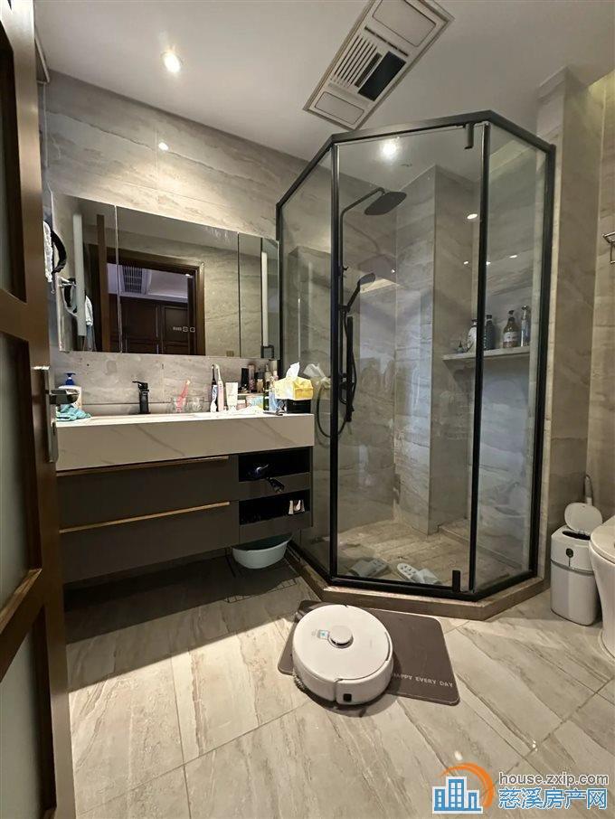 复地136平精装修，182万