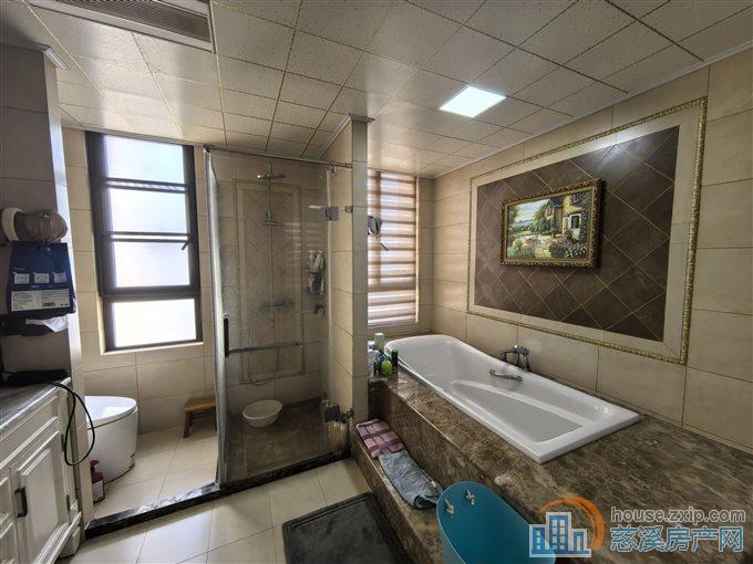 华润凯旋门 精装177平380万新风地暖