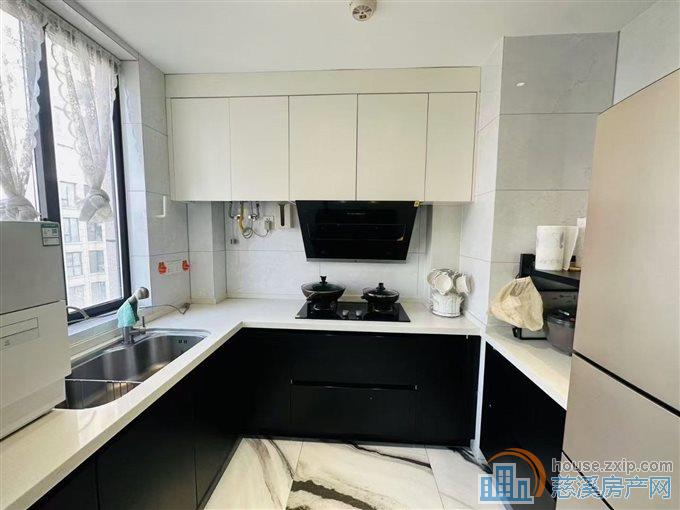 嘉景园好楼层全天彩光120平带车位精装