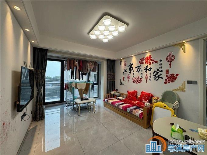 尚德家园 全新精装 带杂物间 满两年