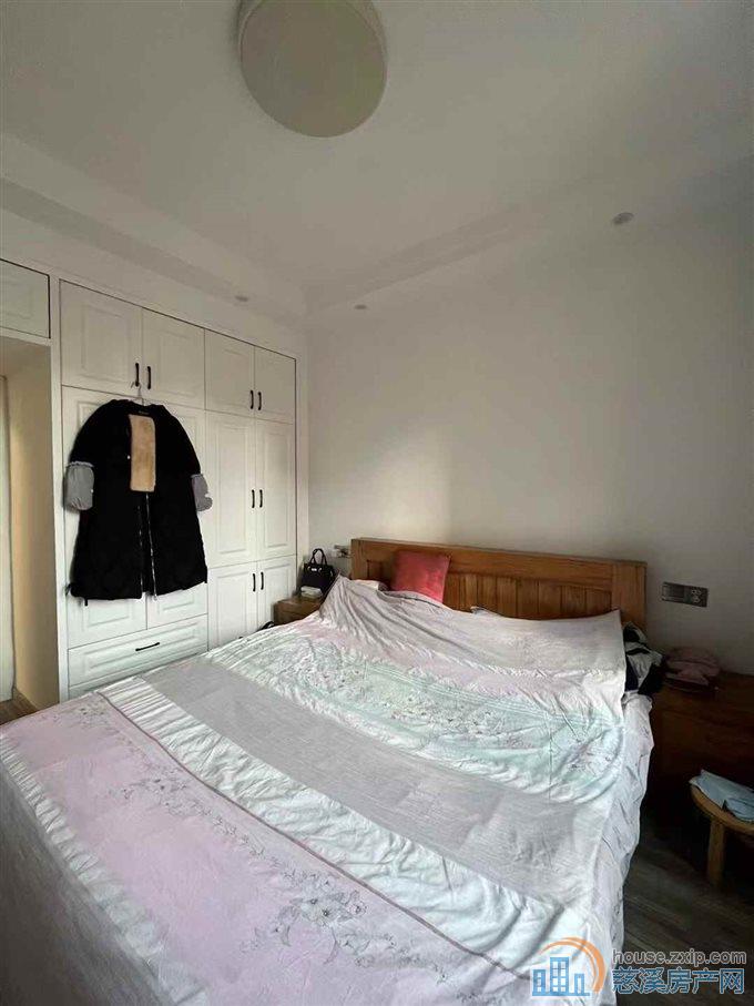 新潮塘南苑60平方自住精装修109.9万