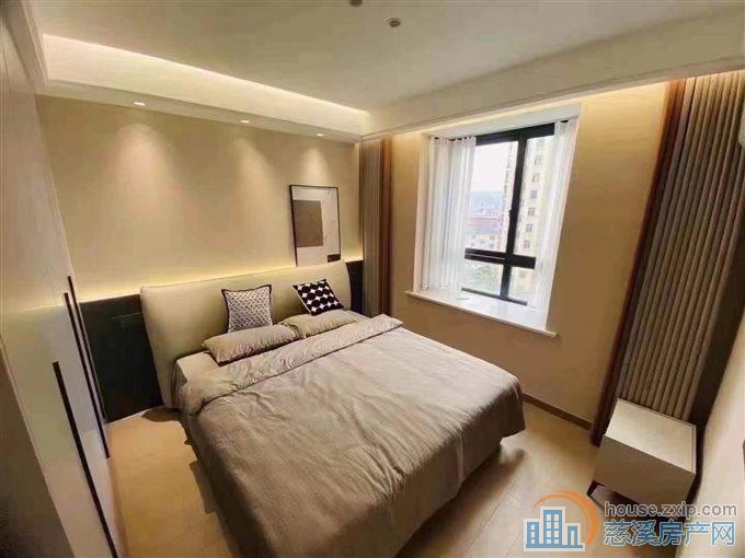 梅林苑洋房84平8楼 116,8万豪装