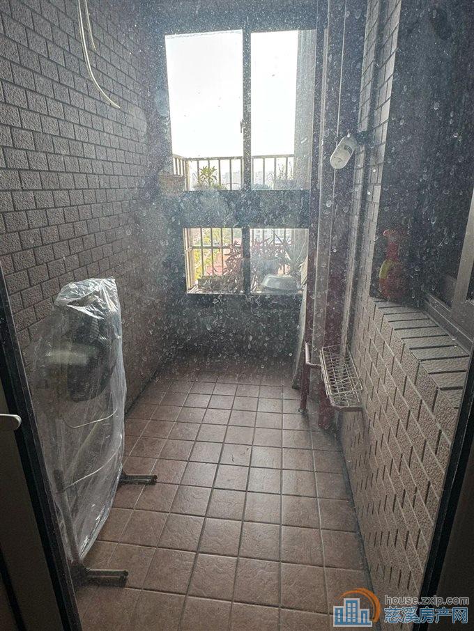 提香公寓89平126万带车位