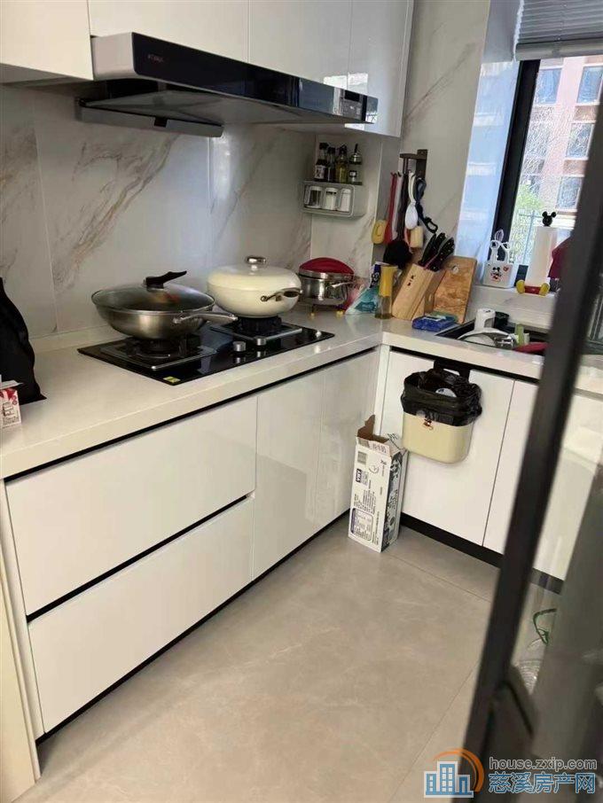 蔚蓝云图电梯洋房3室2卫豪华装修直接房源