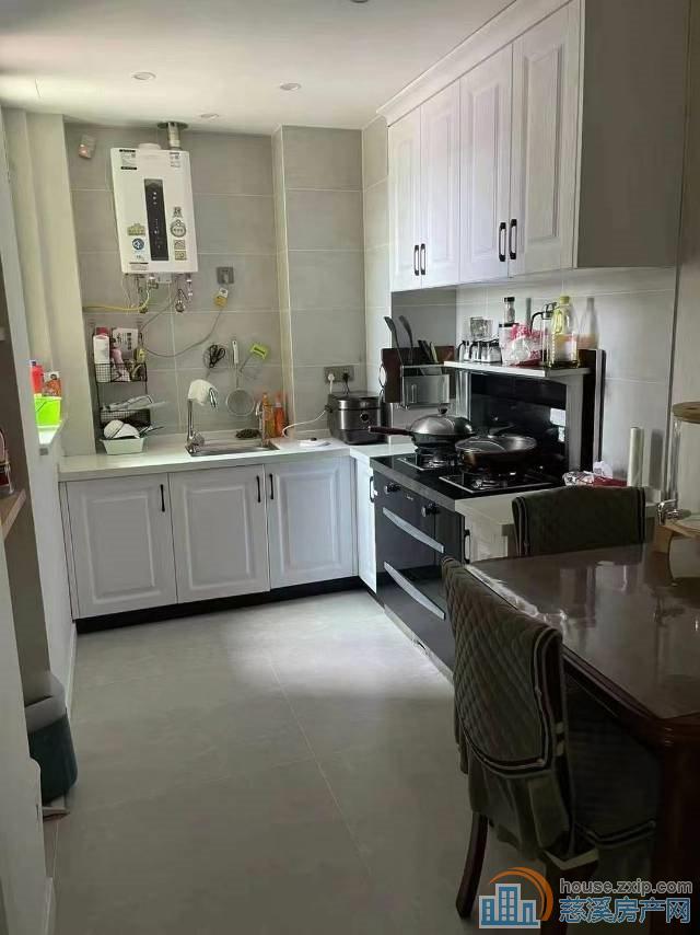 鸣北小区10楼朝南精装51平75万